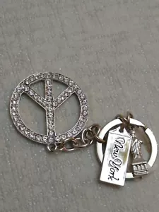 NEW YORK STATUE OF LIBERTY DIAMOND ROUND PEACE SIGN SILVER SOUVENIR - Picture 1 of 5