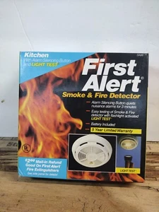 First Alert Smoke & Fire Detector Kitchen W/light Test model SA88 Vintage 1992 - Picture 1 of 3