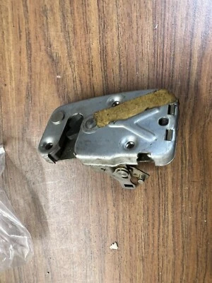 1963-1980 MG MGB NOS RH pestillo de puerta #1  Foto 1 de 4