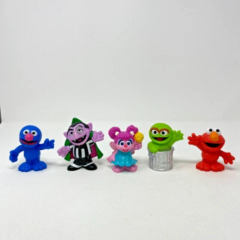 Sesame Street Workshop Figures lot of 5 Elmo Oscar Grover More Cover
