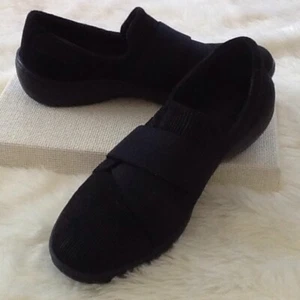 Born Black Slip Ons Women's 8.5M - Picture 1 of 5