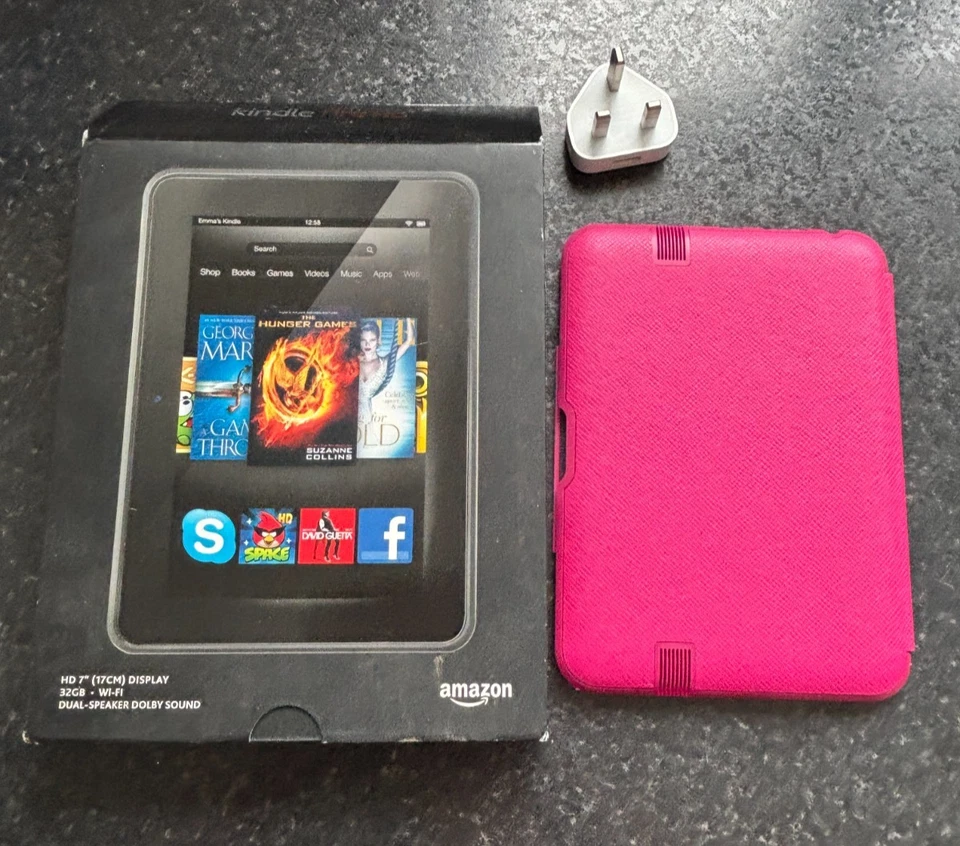 Bundle Black Kindle Fire HD 7" Display Hot Pink Case New Never Used 32 GB Plug - Image 1 of 4