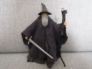 Lord Of The Rings GANDALF GREY with CLOTH CAPE Light-Up Staff SWORD 2002 ToyBiz