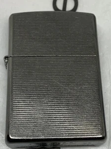 Zippo Marlboro Fine Horizontal Lines 2006 -unfired- no box. - Bild 1 von 4