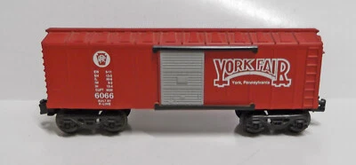 Vintage 0/27 gauge * K-Line 6066 York Fair Box Car * from my Lionel Layout - Image 1 of 4