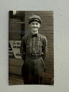 Vintage Photograph Portrait of Kansas City Ice Delivery Man in Uniform - Bild 1 von 2