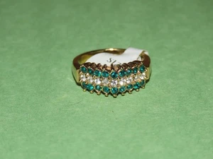PINKIE COCKTAIL RING GRÖSSE 5 GRÜN & KLAR GESCHLIFFEN KRISTALLGLAS STRASSSTEINE Vintage - Bild 1 von 2
