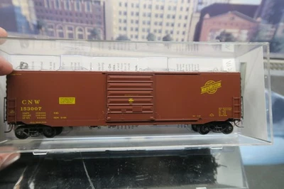 KADEE CARS HO SCALE #6332 CNW 153007 40' PS-1 STANDARD BOXCAR 10' DOOR! - Image 1 of 4