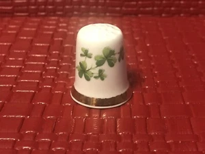 Vintage Sandford THIMBLE Irish Shamrock ST PATRICK’S DAY Made England Bone China - Bild 1 von 2
