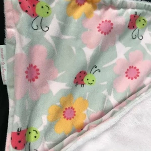 MANTAS Y MÁS ALLÁ BEBÉ NIÑA LOVEY ESPONJOSO FELPA LANA ROSA FLOR LADYBUG - Imagen 1 de 4