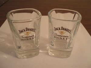 Lotto di DUE BICCHIERI NUOVI quadrati JACK DANIELS Tennessee Honey Amazing Shot. BELLO!!! - Foto 1 di 1