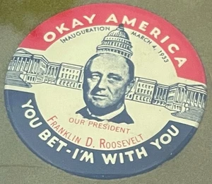 VINTAGE 1984 OKAY AMERICA Franklin D Roosevelt il nostro presidente 1 1/8" spilla JDPD7 - Foto 1 di 1