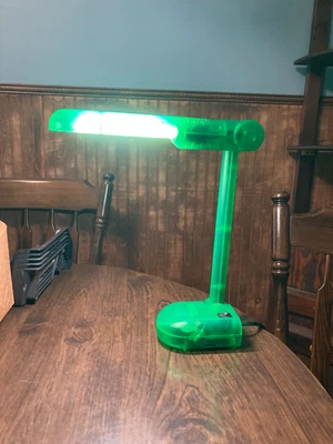 Lámpara de Escritorio Plegable Plástico Translúcido Verde Ajustable Portátil Y2K Pop Art Foto 1 de 4