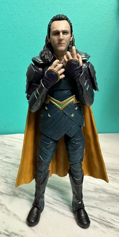 Loki Odinson. Marvel Legends Series, Thor: Ragnarok (Gladiator Hulk BAF) Wave Cover
