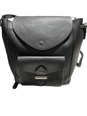 Mochila Zara Basics couro vegano cordão e encaixe preta usada - Imagem 1 de 4