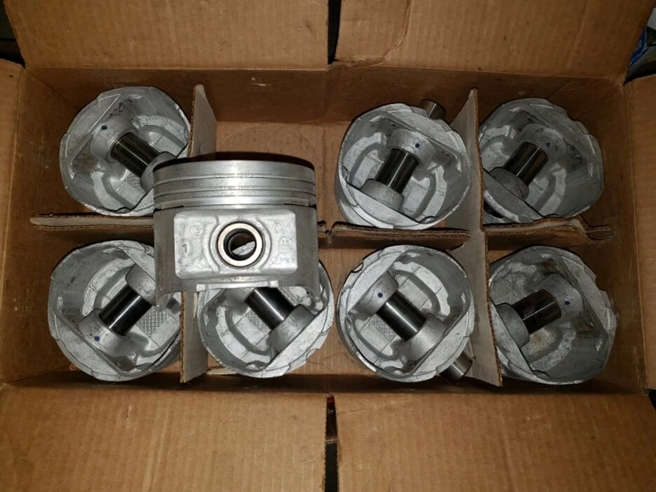 Federal Mogul Pistons 350P.030 for 1966-71 Chrysler 7.2L 440 OHV Set of 8 - Image 1 of 3