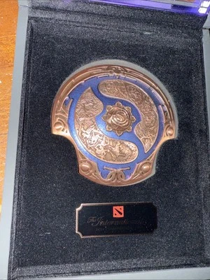 Dota 2 Collectors Aegis Of Champions Award 2019 с чехлом - Изображение 1 из 4