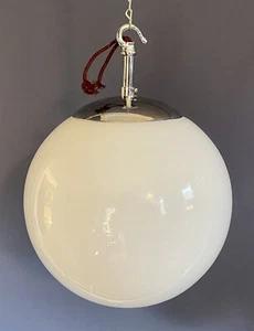 Grande luce globo vintage in vetro opalino 24 cm con tappo monaci gallerie e ganci. - Foto 1 di 6