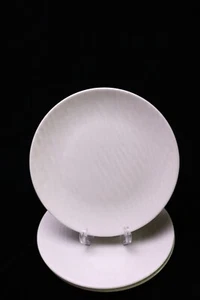 Platos de ensalada raros Royal Doulton todo blanco estudio patrón de textura ondulada "TOUCH" - Imagen 1 de 5