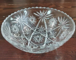 Cut Glass Serving Bowl 8.5 Inches Round Dinner Party Holiday Supper Decorative - Picture 1 of 2