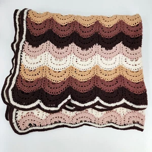 Vtg Handmade 42x68" Scalloped Afghan Throw Blanket Shabby Chic Earth Tones Taupe - Picture 1 of 10