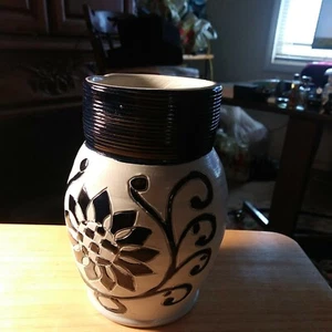 Williamsburg Restoration CW Salt Glazed Pitcher 6" Blue Ivory Sunflower Pottery - Picture 1 of 8
