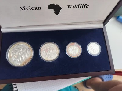 EMIBOR-SET 4 SILVER COIN 2004 AFRICAN WILD ELEPHANT SOMALIA( 2, 1, 1/2 Y 1/4 OZ) - Imagen 1 de 4