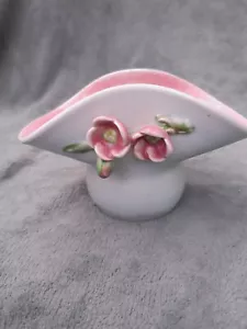 Vintage Bretby Pottery Green And Pink Posy Vase With Applied Flowers Pttn 3865 - Picture 1 of 9