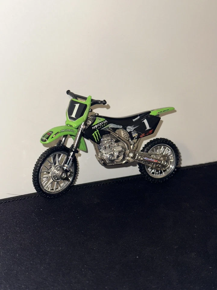 Nueva moto Hot Wheels 2005 Ivan Tedesco Kawasaki motocross #1 solamente Foto 1 de 2