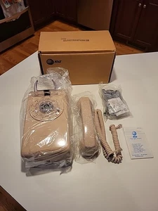 Telefono da parete rotante beige AT&T nuovo con scatola 1986 R55 BMP 60  - Foto 1 di 9