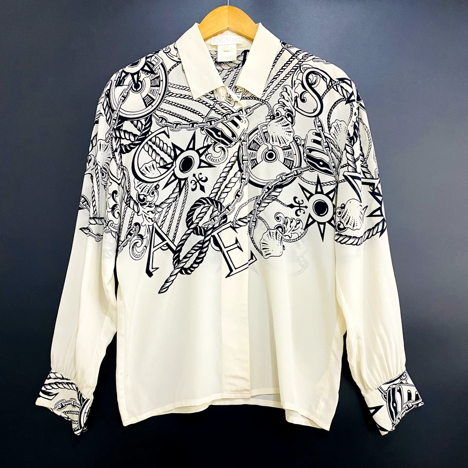 Blusa Escada By Margaretha Ley para Mulheres Tamanho 38 Bege com Estampa Náutica e Botões - Imagem 1 de 4