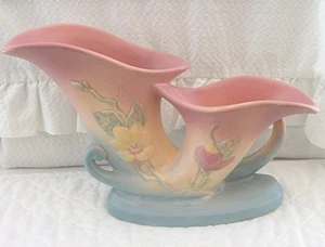 HULL DOUBLE CORNUCOPIA MAGNOLIA MATTE USA 6-12 1947 - Picture 1 of 8
