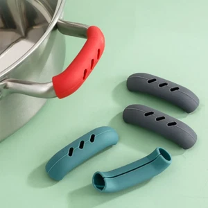 2 Pezzi Manicotto Manico Padella Silicone Isolamento Termico Grip Sleeve UK - Foto 1 di 11