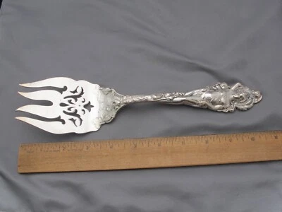 Tenedor grande para servir Reed & Barton LOVE DESARMED (1899) - 10 5/8 en-sin mono Foto 1 de 4