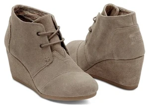 BNIB TOMS Womens Size 8.5 Taupe Suede Desert Wedge Booties - Picture 1 of 11