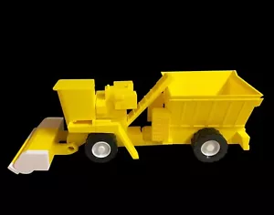 1/64 Scale Articulating Combine 2475 - Picture 1 of 3