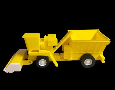 1/64 Scale Articulating Combine 2475 - Image 1 of 3