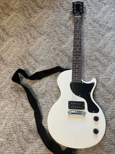 MAESTRO BY GIBSON Electric Guitar 6 string WHITE/ BUNDLE WITH AMP & BAG - Picture 1 of 6