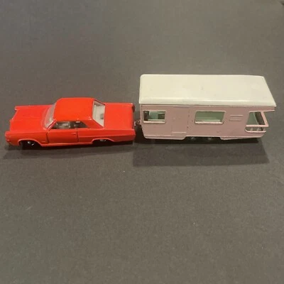 MATCHBOX LESNEY  Lot, NO 22 PONTIAC GP SPORTS COUPE RED / No 23 Caravan Trailer - Image 1 of 4