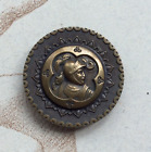 Grand profilé bouton métal ancien de chevalier en armure 37 mm