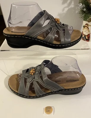 New Clark’s Collection Blue Leather Sandals Women’s Sz. 9 XW - Image 1 of 4