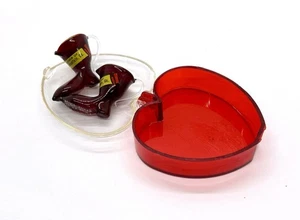 Vintage 2er Set Puppenhaus Miniatur Glas Stände Figur Andenken rot 1945 - Bild 1 von 10