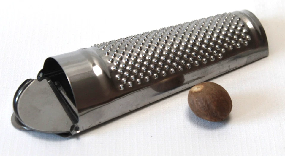 Muskatreibe Gewürzreibe Reibe Muskatnussreibe Zitronenreibe Ingwerreibe Nuss - Bild 1 von 2