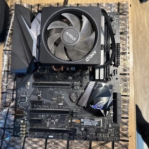 Strix X370-f Gaming Motherboard 16 Gb Ddr4 3000 And And Rosen 2700x 512 Gb M4 - Picture 1 of 2