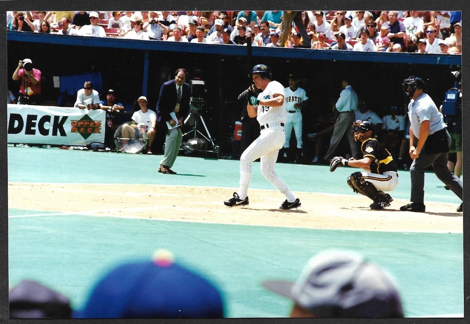 1994 ASG Dan Marino FLORIDA MARLINS  UNSIGNED  6 x 4  ORIGINAL SNAPSHOT PHOTO #2 - Image 1 of 1