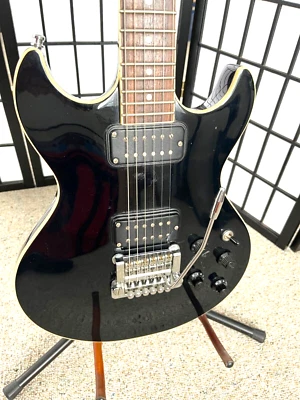 FENDER FLAME    RARE  """PRISTINE""    BARELY   USED  CONDITION  ELECTRIC GUITAR - Image 1 of 4