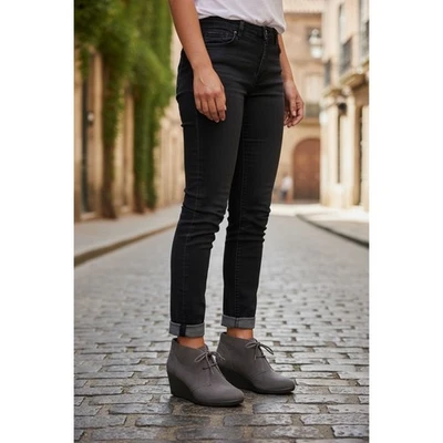 Botines Crocs para mujer gris gamuza cuero con cordones cuña talla W7 Foto 1 de 4