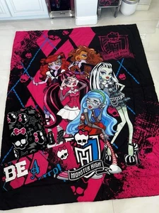 Monster High Twin Full Comforter 86 x 70 Überwurf Decke & Kissenbezug Set - Bild 1 von 5