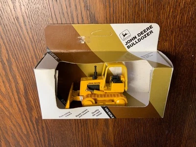 ERTL John Deer Bulldozer 1/64 Scale Die Cast #568 - Image 1 of 3