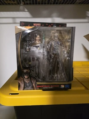 MEDICOM MAFEX 031 Batman v Superman KNIGHTMARE BATMAN Figure - No.031 - Image 1 of 2